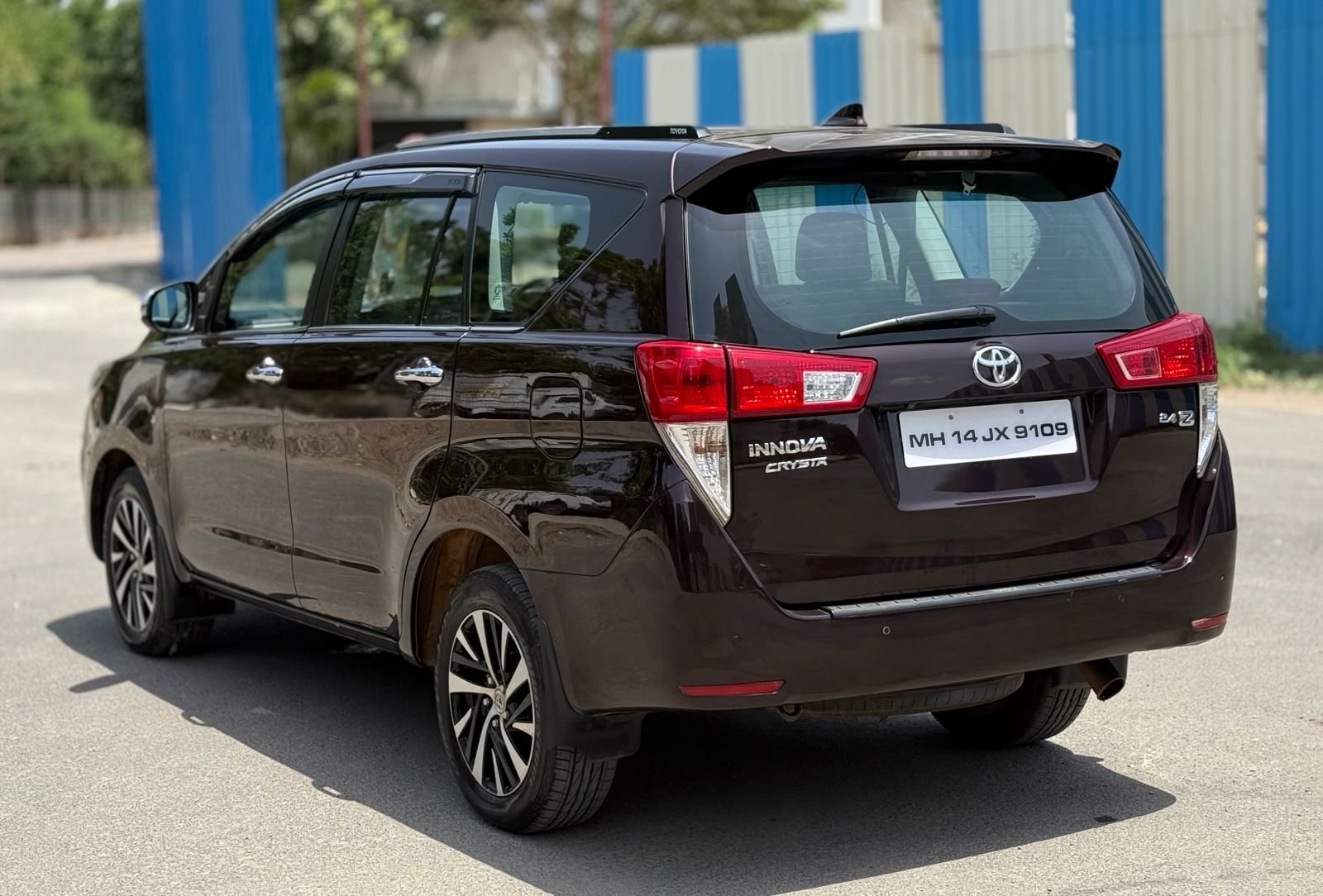 Innova Crysta Auto 2.4 Z
